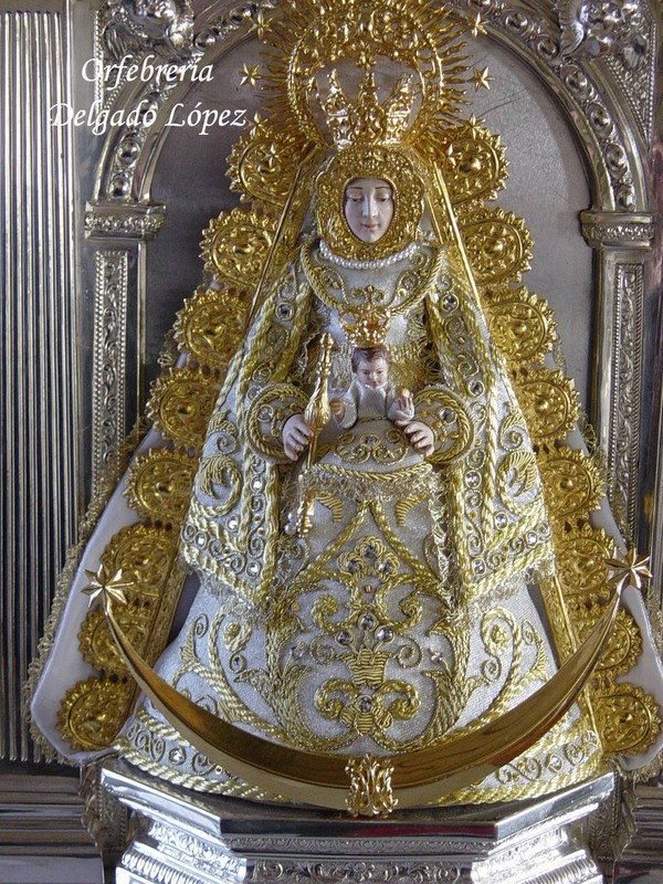Virgen del Rocío del Simpecado de Salteras